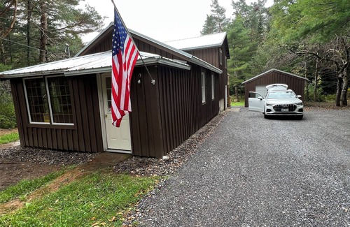 Woodgate House | NEWLY RENOVATED WITH PRIVATE DOCK ON WHITE LAKE