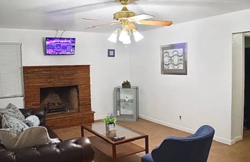 Sierra Vista House | Newly Updated 3-Bedroom Oasis in the Heart of Town