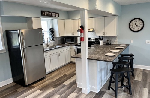 Put-in-Bay Cottage | Newly updated cottage in GREAT location - Walking distance