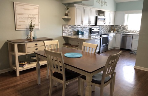 Summerfield House | Newly Updated Townhome Close to Villages on Lake Weir