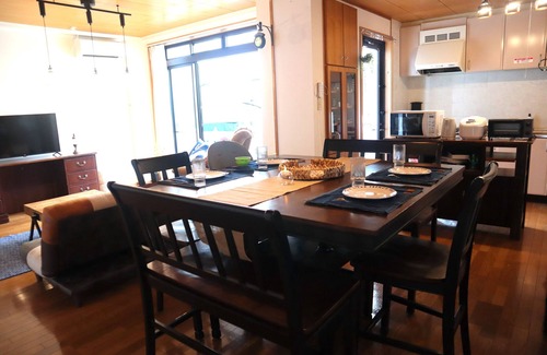 Chatan House | NewOpen 】 Located in the popular tourist area of Chatan! 1 minute walk to the beach! Max. 14 persons