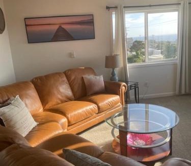 Newport Hotel | Newport Bay Motel