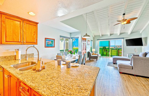 Balboa Peninsula House | Newport Beach condo with oceanfront balcony - ideal location