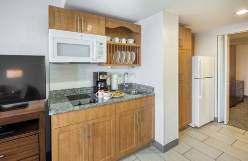 Yachting Village Resort | Newport Harbor, Rhode Island: 1BR w/Kitchen & FREE Wi-Fi, Close to Attraction