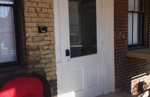 Newport Apartment | NEWPORT INN #5 - NO CLEANING FEES! FREE PARKING! WALK TO GAMES AND CONCERTS!