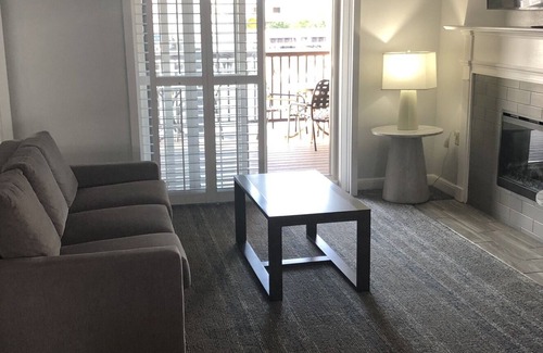 Yachting Village Resort | Newport Onshore Resort 3 BR, 2 king beds, 2 twins, 2 Queen sofa, 3 full baths