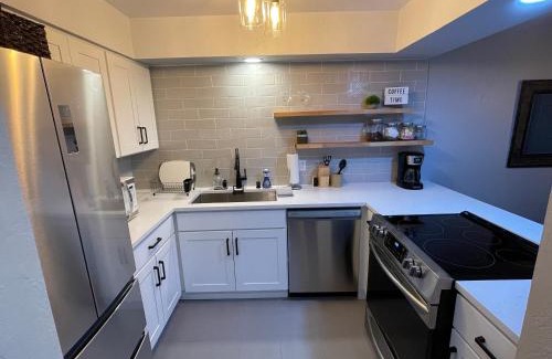 Chelan House | Next to Lake, Pool, 10 Acre Park, 1 Mile to Town, Best Prices