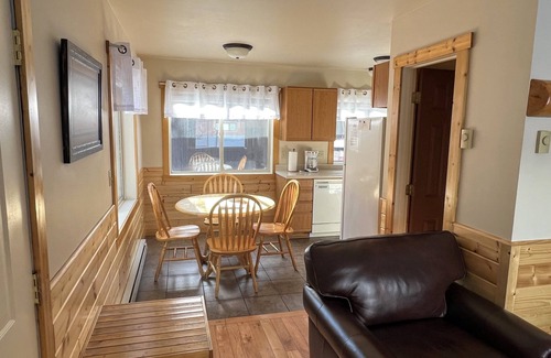 West Yellowstone House | Nez Perce Creek Cabin: a Luxury of a Truly Comfortable and Impeccably Clean Home