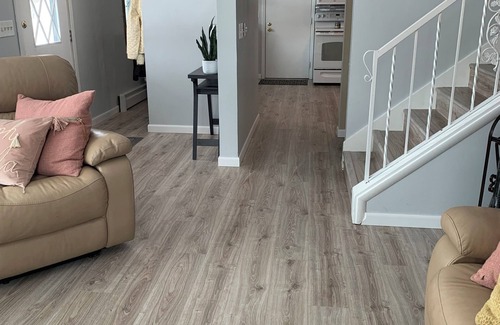 Ashwaubenon House | NFL Draft, 3-bedroom house Green Bay easy walk to Titletown w/parking, WiFi