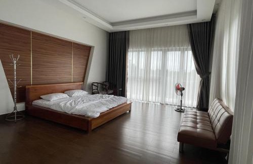 Chau Duc Hotel | Nhà Bên Đồi - The Hill House