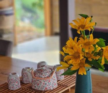 Bao Lam Apartment | Nhà Gach Cổ-Antique Brick House