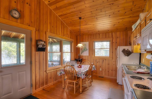 Rangeley Plantation House | Niboban Cabin 2 - Cute Niboban Cabin on Rangeley Lake!