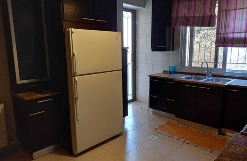 Amman Apartment | Nice 3-bedroom apartment with AC in charming Amman
