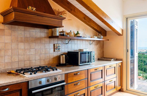 Borghetto Santo Spirito Villa | Nice apartment in villa for 5 guests with pool, A/C, WIFI, balcony and pets allowed