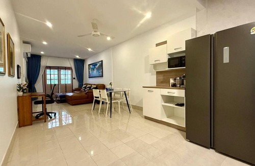 Kathu House | Nice and Cozy Home 2Bedrooms plus 2 Bathrooms near Phuket Town and Water Park