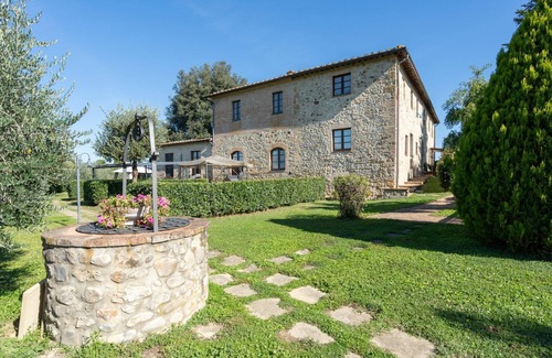 Ponte di Gabbiano Apartment | Nice apartment for 3 people with WIFI, pool, A/C, TV and pets allowed, close to Siena