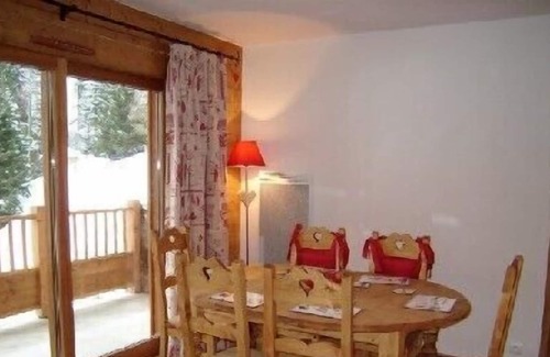 Cohennoz Apartment | Nice Apartment 6 people with SWIMMING POOL. Large balcony. Car garage