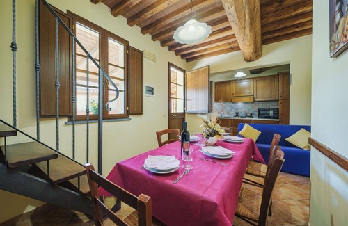 Orentano Apartment | Nice apartment for 5 people with A/C, pool, WIFI, TV and patio
