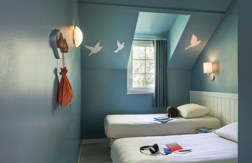 Neuville-sur-Ailette House | Nice apartment in villa for 4 guests with pool, WIFI, hot tub, terrace and parking