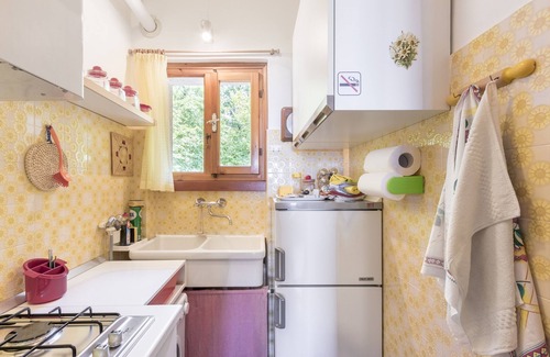 San Zeno di Montagna Apartment | Nice apartment for 4 pers. in San Zeno di Montagna on Lake Garda overlooking the lake