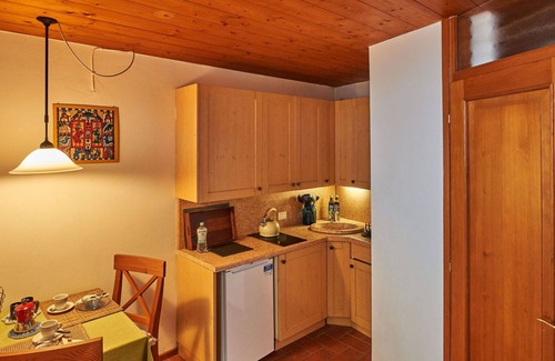 Caprino Veronese House | Nice apartment in villa for 2 people with WIFI, TV and terrace