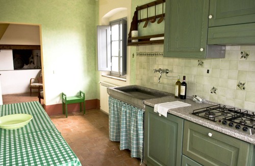Castelfiorentino Villa | Nice apartment in villa for 4 guests with pool, WIFI and panoramic view, close to San Gimignano