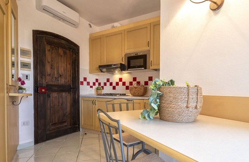 Canneddi Apartment | Nice apartment for 4 guests with WIFI, A/C, pool, TV, terrace and pets allowed