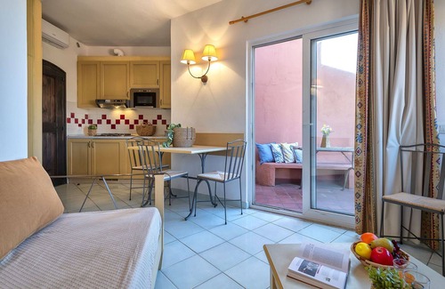 Canneddi Apartment | Nice apartment for 4 guests with WIFI, A/C, pool, TV, terrace and pets allowed