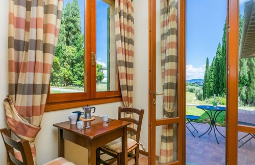 Cerreto Guidi Apartment | Nice apartment for 4 people with A/C, WIFI, pool, TV and pets allowed