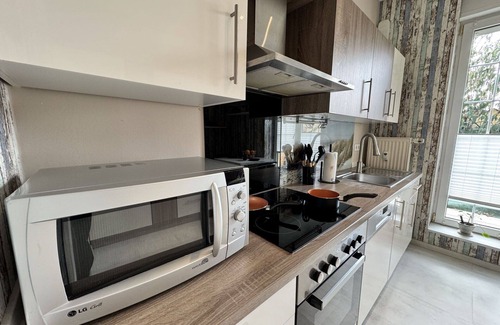 Steinheim Apartment | Nice apartment for 2 people with WIFI, hot tub, TV, patio and pets allowed