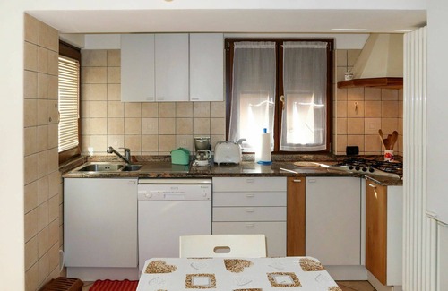 Caldonazzo Apartment | Nice apartment for 3 people with WIFI, TV, balcony and parking