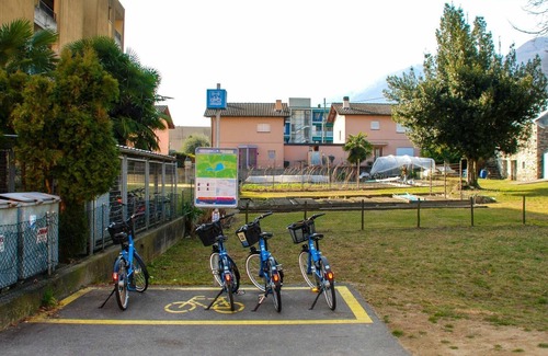 Riazzino Apartment | Nice apartment for 4 people with WIFI, TV, terrace, panoramic view and parking