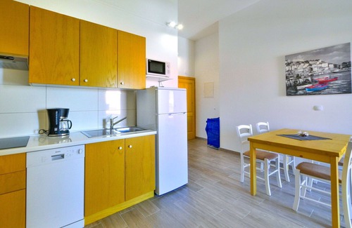 Sveti Juraj Apartment | Nice apartment for 4 people with WIFI, A/C, TV and terrace