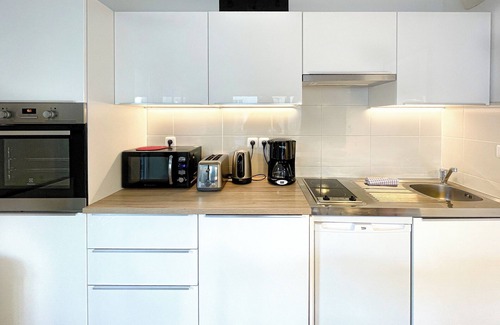 Bassins a Flot Apartment | Nice apartment for 4 with parking, near Cité du Vin