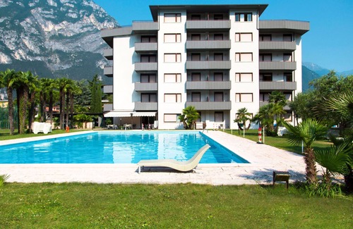 Riva del Garda Apartment | Nice apartment for 5 guests with WIFI, pool, TV and balcony
