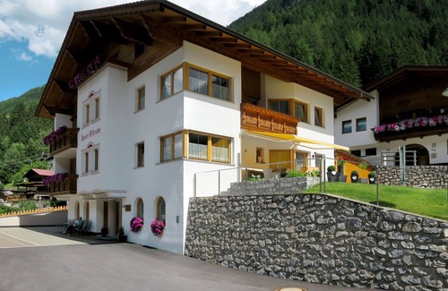 Kappl Apartment | Nice apartment for 5 guests with WIFI, TV and balcony