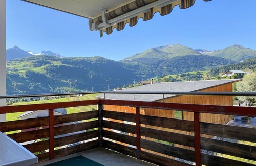 Acletta Apartment | Nice apartment for 5 people with WIFI, TV, balcony, panoramic view and parking