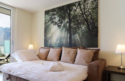 Montreux Apartment | Nice apartment for 6 people with pool, A/C, WIFI, TV, terrace, panoramic view and parking