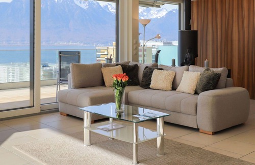 Montreux Apartment | Nice apartment for 6 people with pool, A/C, WIFI, TV, terrace, panoramic view and parking