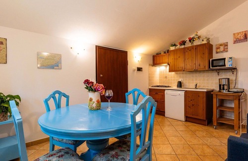 Cipressa Apartment | Nice apartment for 6 people with pool, WIFI, patio, pets allowed and panoramic view