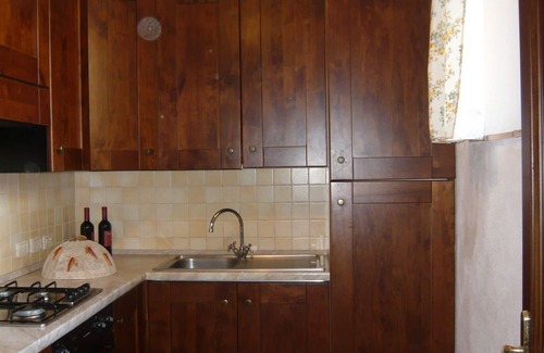 Il Poggio Apartment | Nice apartment for 6 people with WIFI, pool, TV, patio, pets allowed and panoramic view