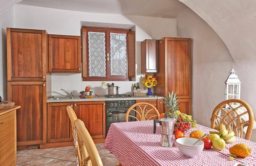 Cunettone-villa Apartment | Nice apartment for 7 guests with WIFI, A/C, pool, TV, patio and pets allowed