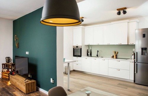 Donji Prolozac Apartment | Nice apartment for 8 people with hot tub, private pool, A/C, WIFI, TV, terrace and panoramic view