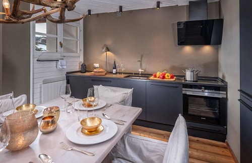 Lenzerheide Apartment | Nice apartment for 4 people with pool, TV, balcony and pets allowed