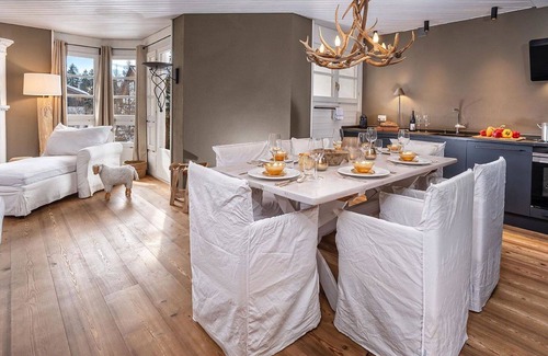 Lenzerheide Apartment | Nice apartment for 4 people with pool, TV, balcony and pets allowed