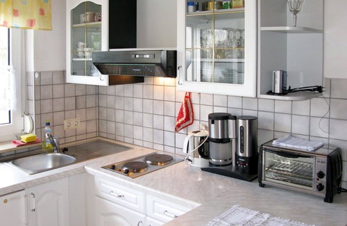 Wesenberg Apartment | Nice apartment for 4 people with TV, terrace and pets allowed