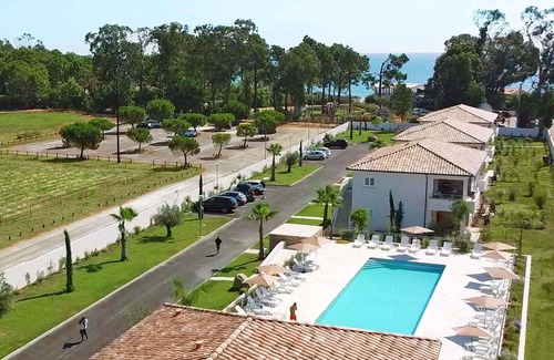 Ghisonaccia Apartment | Nice apartment for 6 guests with A/C, WIFI, pool, TV, balcony, pets allowed and panoramic view