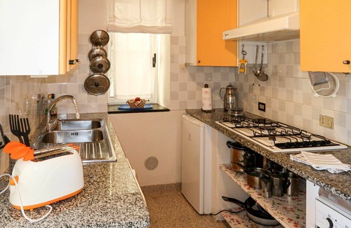 Vendone Apartment | Nice apartment for 4 people with WIFI, pool, A/C, patio, pets allowed and panoramic view