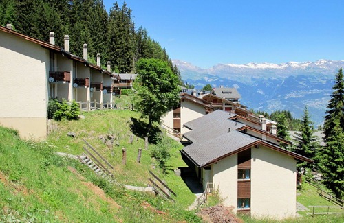 Granges House | Nice apartment in villa for 8 people with WIFI, TV, terrace and pets allowed