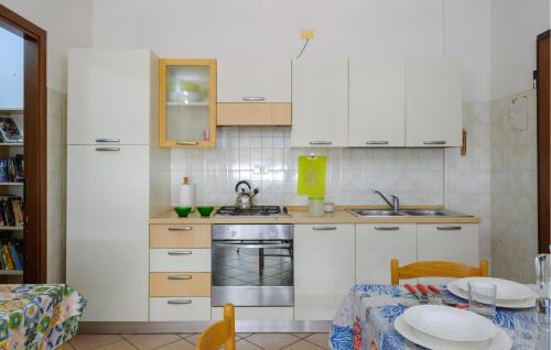 Lido degli Estensi Apartment | Nice Apartment In Comacchio With Wifi